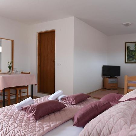 Prenociste Dzinic Hotel Zsupanya Kültér fotó