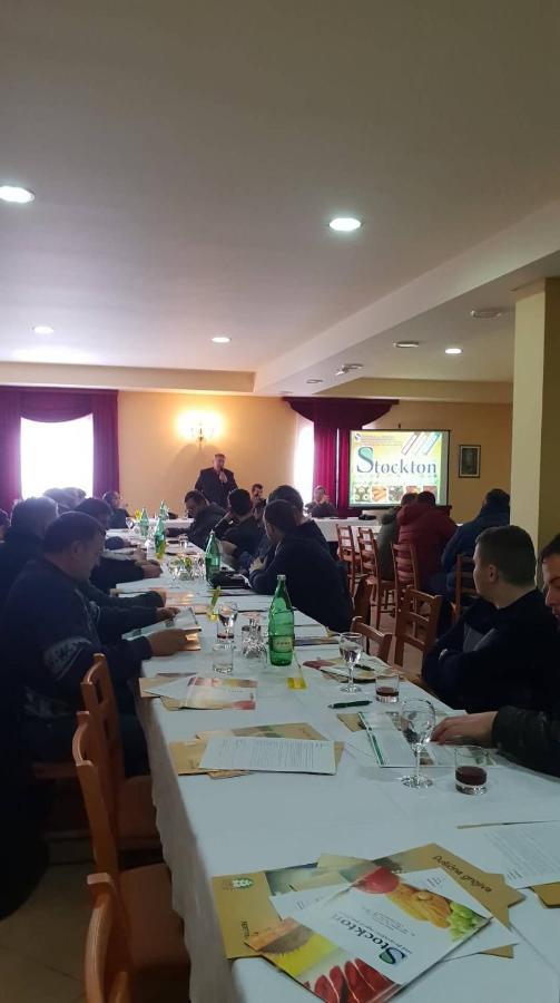 Prenociste Dzinic Hotel Zsupanya Kültér fotó