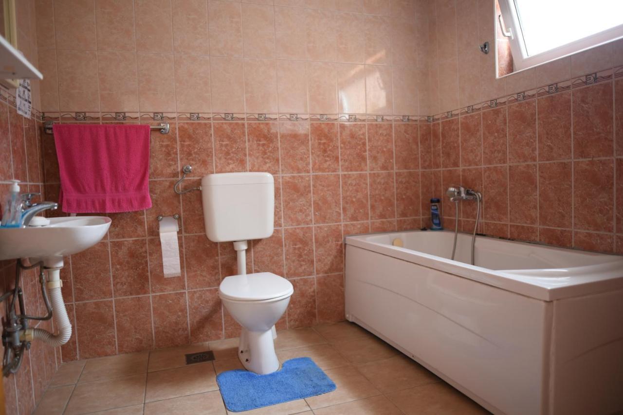 Prenociste Dzinic Hotel Zsupanya Kültér fotó