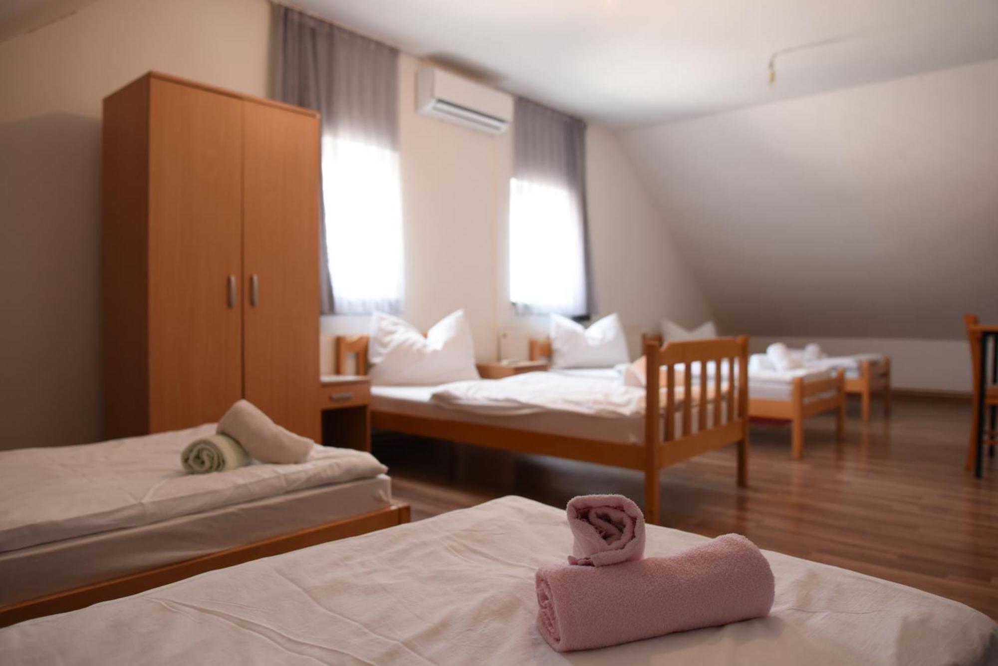 Prenociste Dzinic Hotel Zsupanya Kültér fotó
